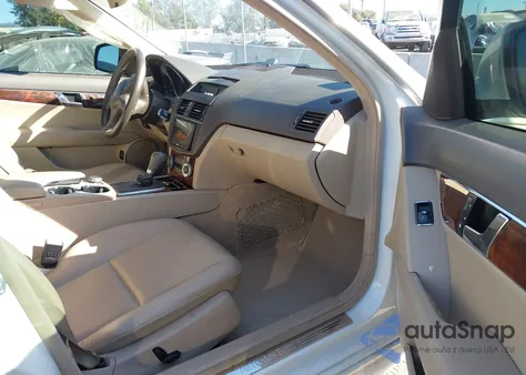 2009 Mercedes-Benz C 300 Luxury/Sport from USA, damaged, VIN WDDGF54X29F220712